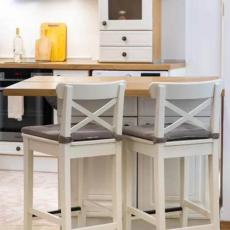 Lidia Odrin By Rv Apartment Warna