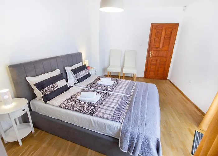 Lidia Odrin By Rv Apartment Warna